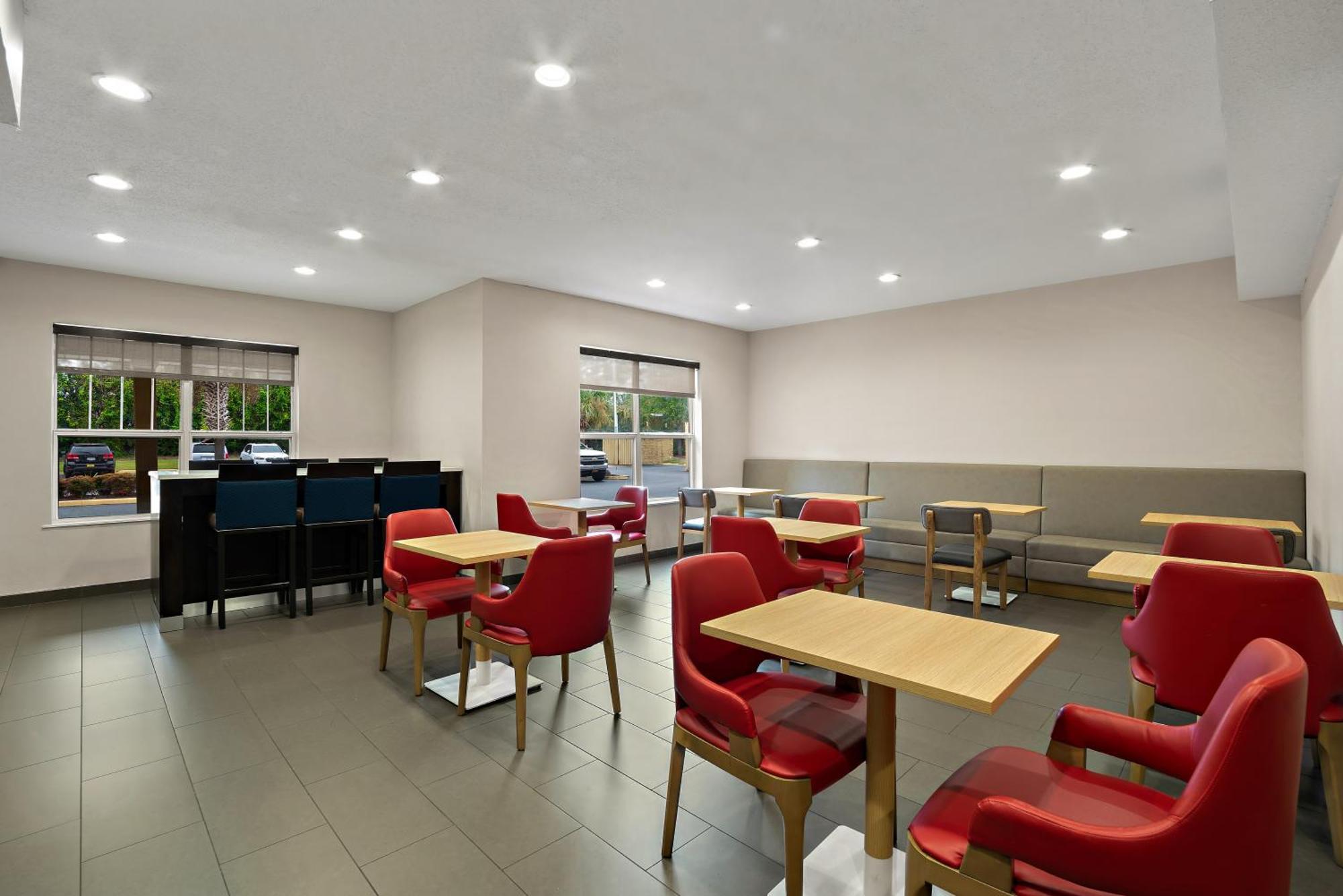 Comfort Inn & Suites Santee I-95 Esterno foto