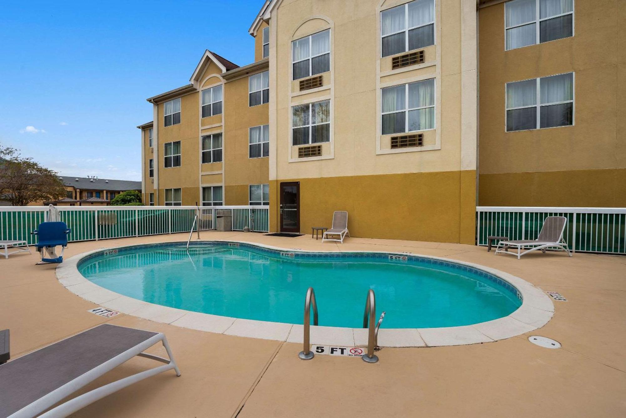 Comfort Inn & Suites Santee I-95 Esterno foto
